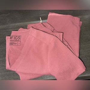 Size Small 2 pocket top and Yola pants in mauve